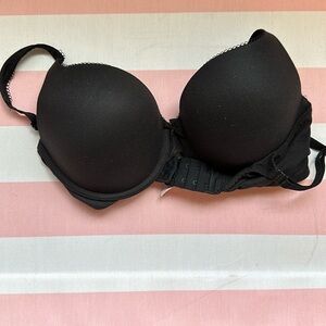 Victoria’s Secret body by Victoria perfect shape bra. Size 32DD